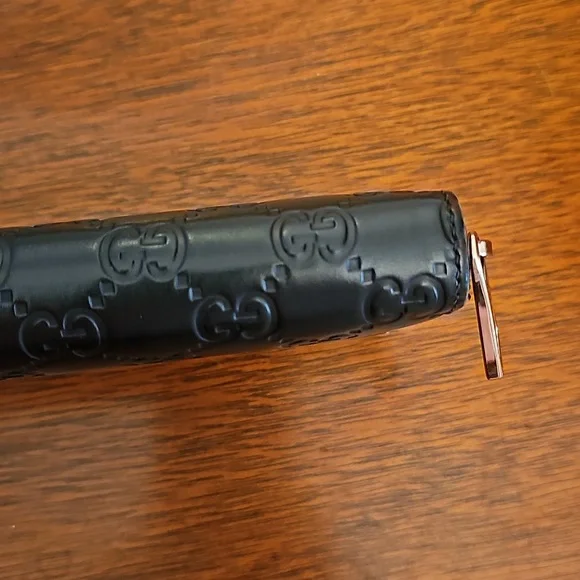 Authentic Gucci Logo Black Continental Wallet - Picture 3 of 11